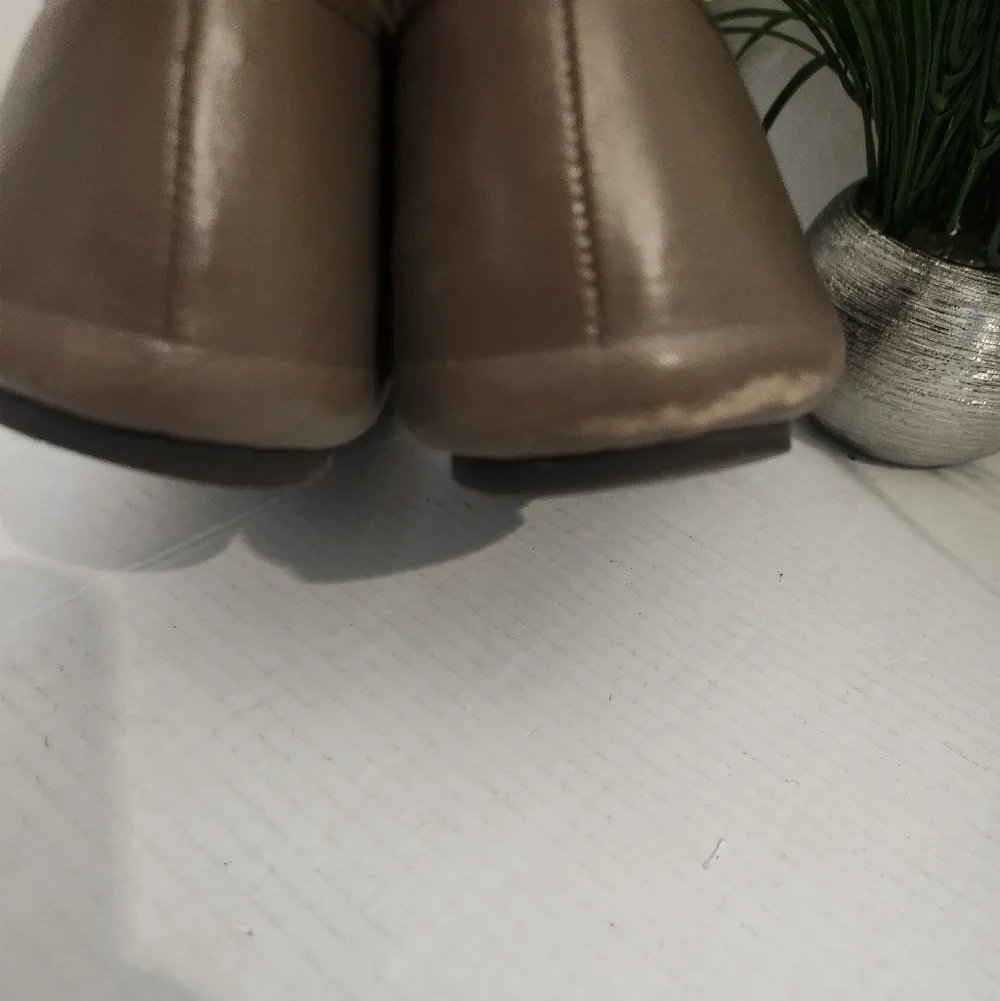 Tory Burch Shoes Women's Size 8.5M Taupe Olive Green Ballet Flats Lowell